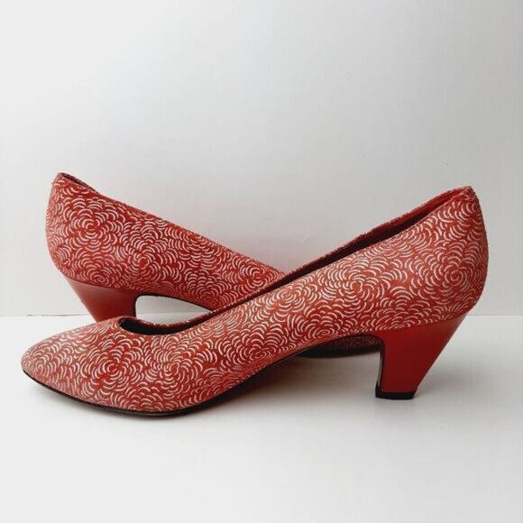 NORDSTROM Italy Retro Suede Leather Floral Pattern Pumps Sz 8 M Flawed - Picture 10 of 16